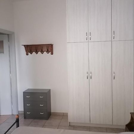 מונמבאסיה Sophie'S Traditional Hospitality Appartment מראה חיצוני תמונה